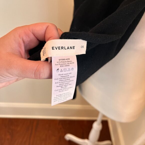 EVERLANE Black 100% Cashmere Scarf 12 x 78 Quiet Luxury Wrap Winter Womens Mens - Picture 3 of 5